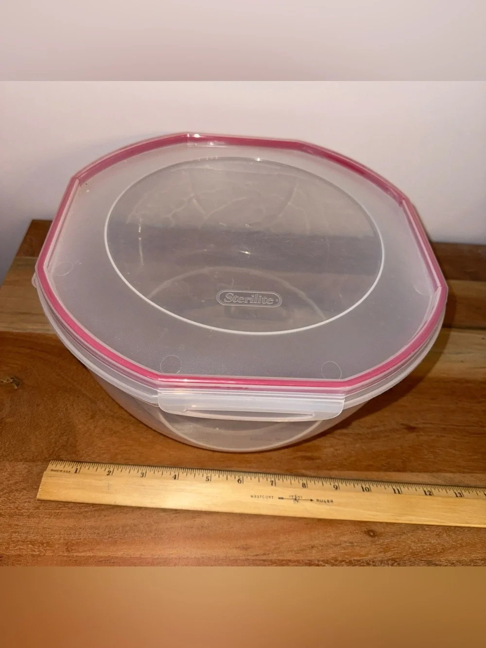 Sterilite Ultra Seal 8.1 qt Food Storage Bowl - Clear With Red Trim Seal